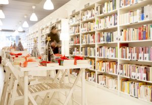 La librairie des Couverts s&rsquo;engage avec le Secours Populaire pour un Noël solidaire à Mirepoix
